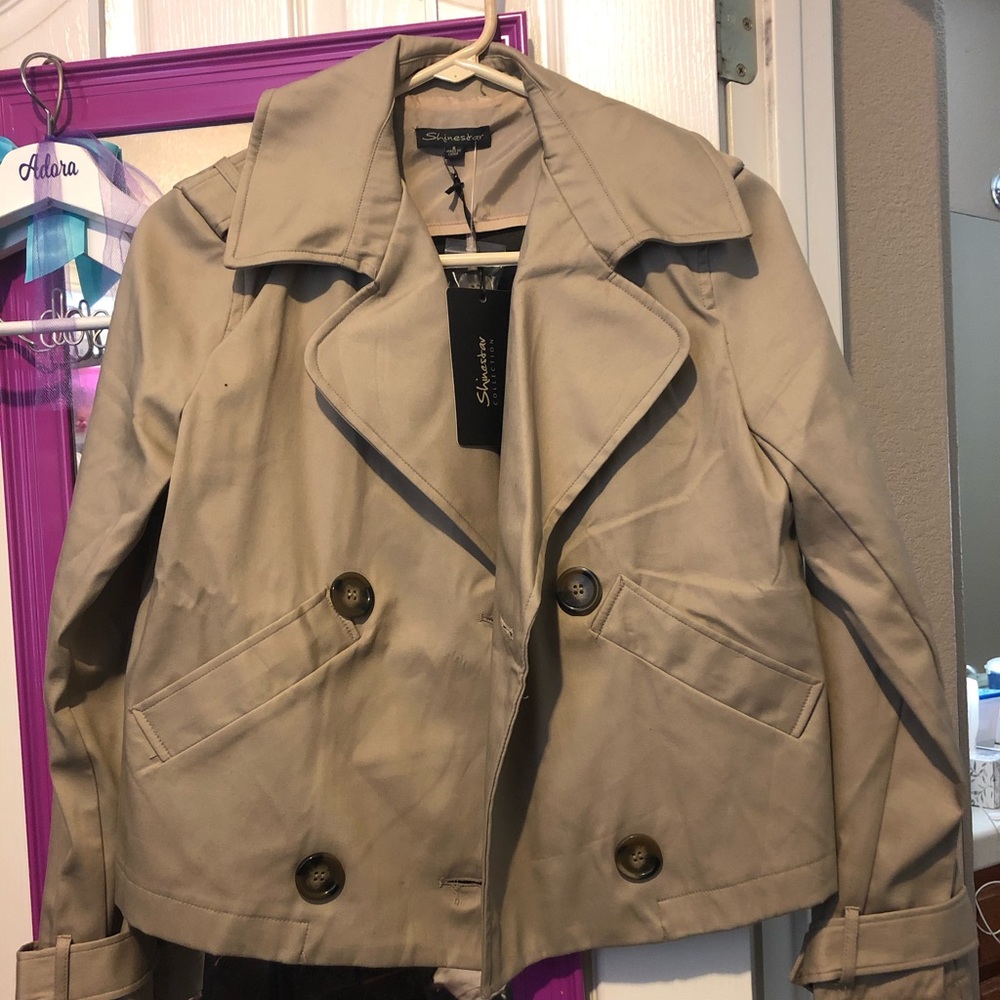 Short trench coat jacket